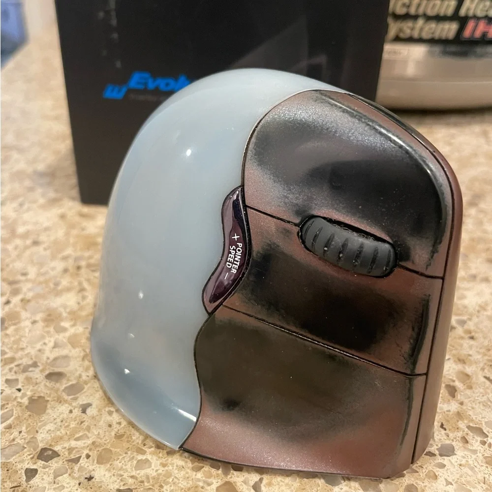 Evoluent Wireless Vertical Mouse for Right Hand